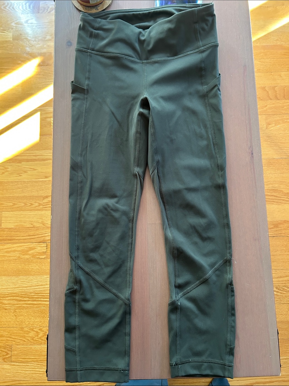 Lululemon Dark Green Active Leggings - 3/4 Performance Stretch